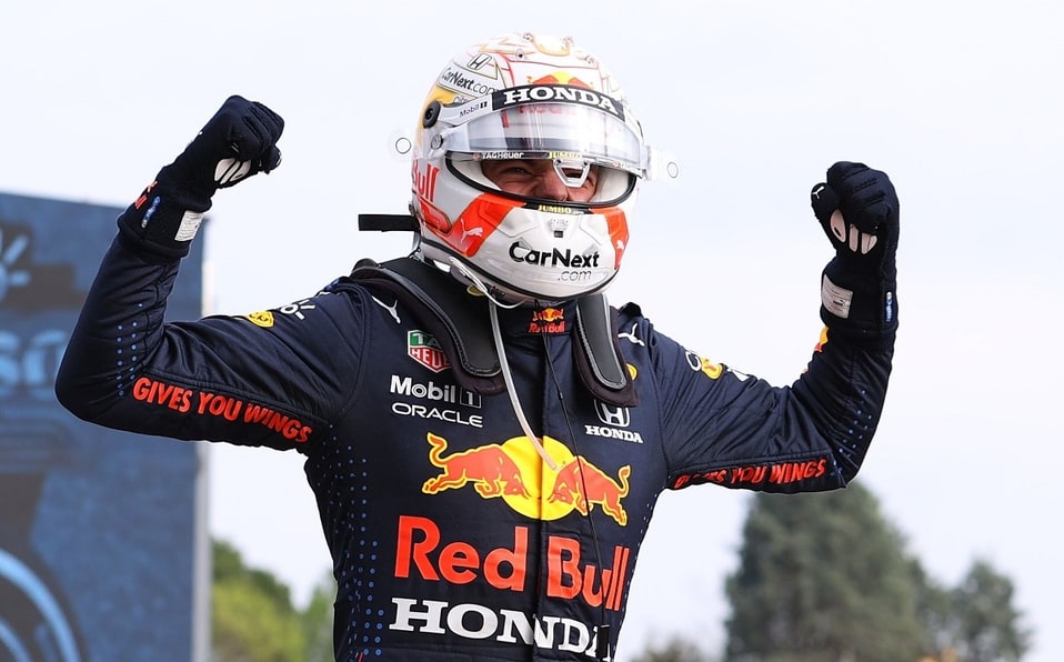 Max Verstappen celebrando la victoria