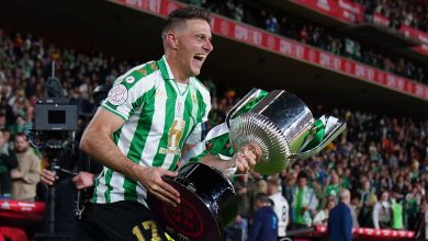 SEVILLE, SPAIN - APRIL 23: Joaquin Sanchez of Real Betis celebrates with the Copa del Rey Trophy after the Copa del Rey final match between Real Betis and Valencia CF at Estadio La Cartuja on April 23, 2022 in Seville, Spain. (Photo by Angel Martinez/Getty Images)