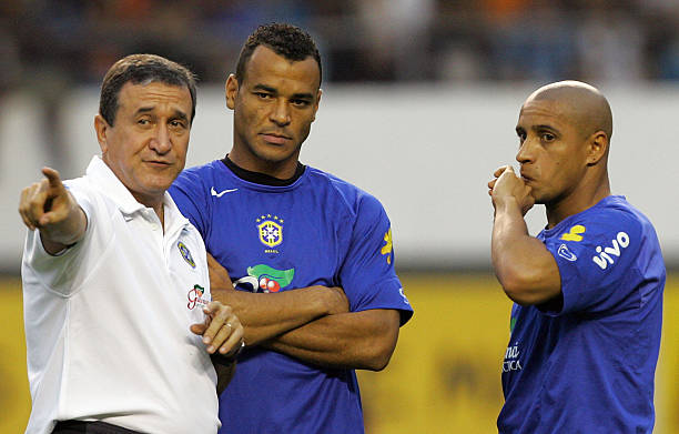 Cafu y Roberto Carlos, laterales brasileños