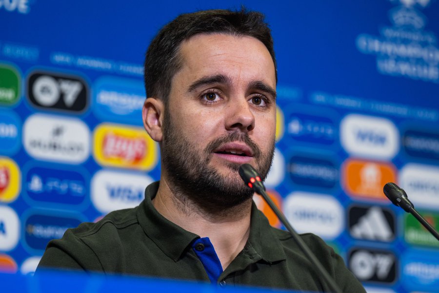 Joantan Giráldez en rueda de presna