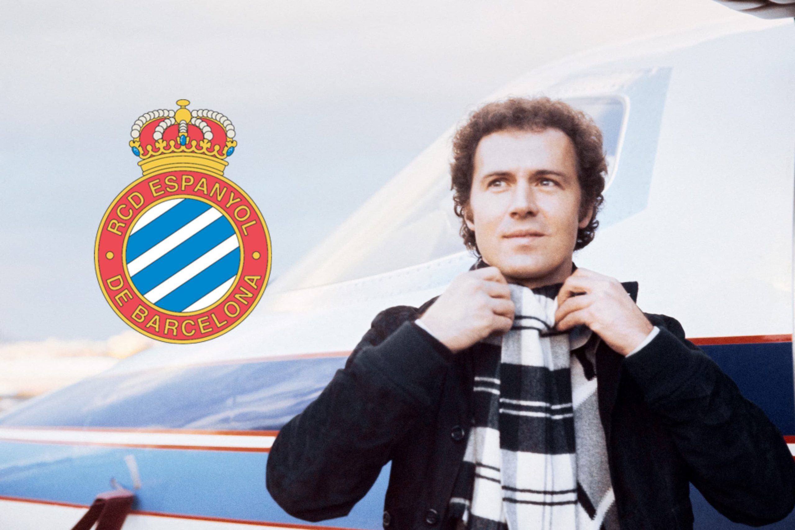 El futbolista de Alemania Occidental Franz Beckenbauer entrenando en el estadio de Wembley durante la Copa del Mundo de 1966 en Inglaterra, el 29 de julio de 1966. Está con Werner Krawmer, Willi Schulz y Wolfgang Paul. (Foto de Central Press/Hulton Archive/Getty Images)