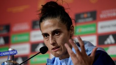 La seleccionadora española Montserrat Tome ofrece una rueda de prensa en vísperas del partido de fútbol final de la Liga Femenina de Naciones de la UEFA entre España y Francia en el estadio de La Cartuja de Sevilla, el 27 de febrero de 2024. (Foto de CRISTINA QUICLER / AFP) (Foto de CRISTINA QUICLER/AFP vía Getty Images)