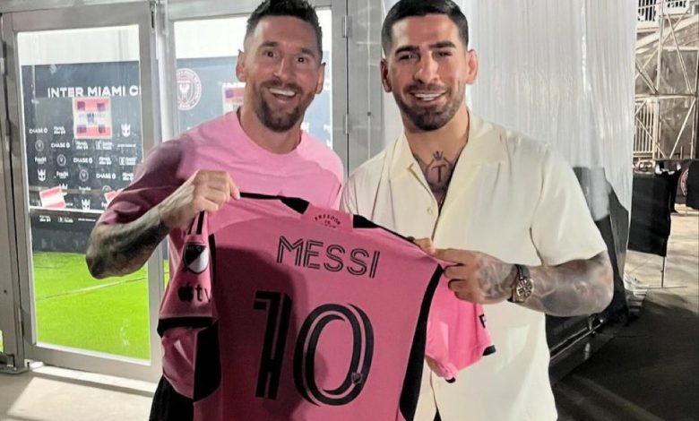 Messi - Ilia Topuria. Imagen vía: Ilia Topuria.