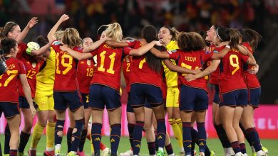 Las futbolistas de la selección española celebran su victoria durante el partido final de la Liga Femenina de Naciones de la UEFA entre España y Francia en el estadio de La Cartuja de Sevilla, el 28 de febrero de 2024. (Foto de FRANCK FIFE / AFP) (Foto de FRANCK FIFE/AFP vía Getty Images)
