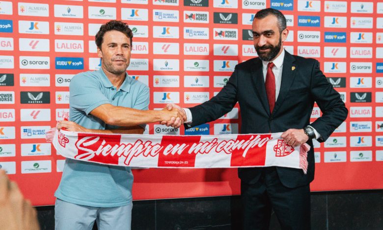 La presentación de Rubi con el Almería