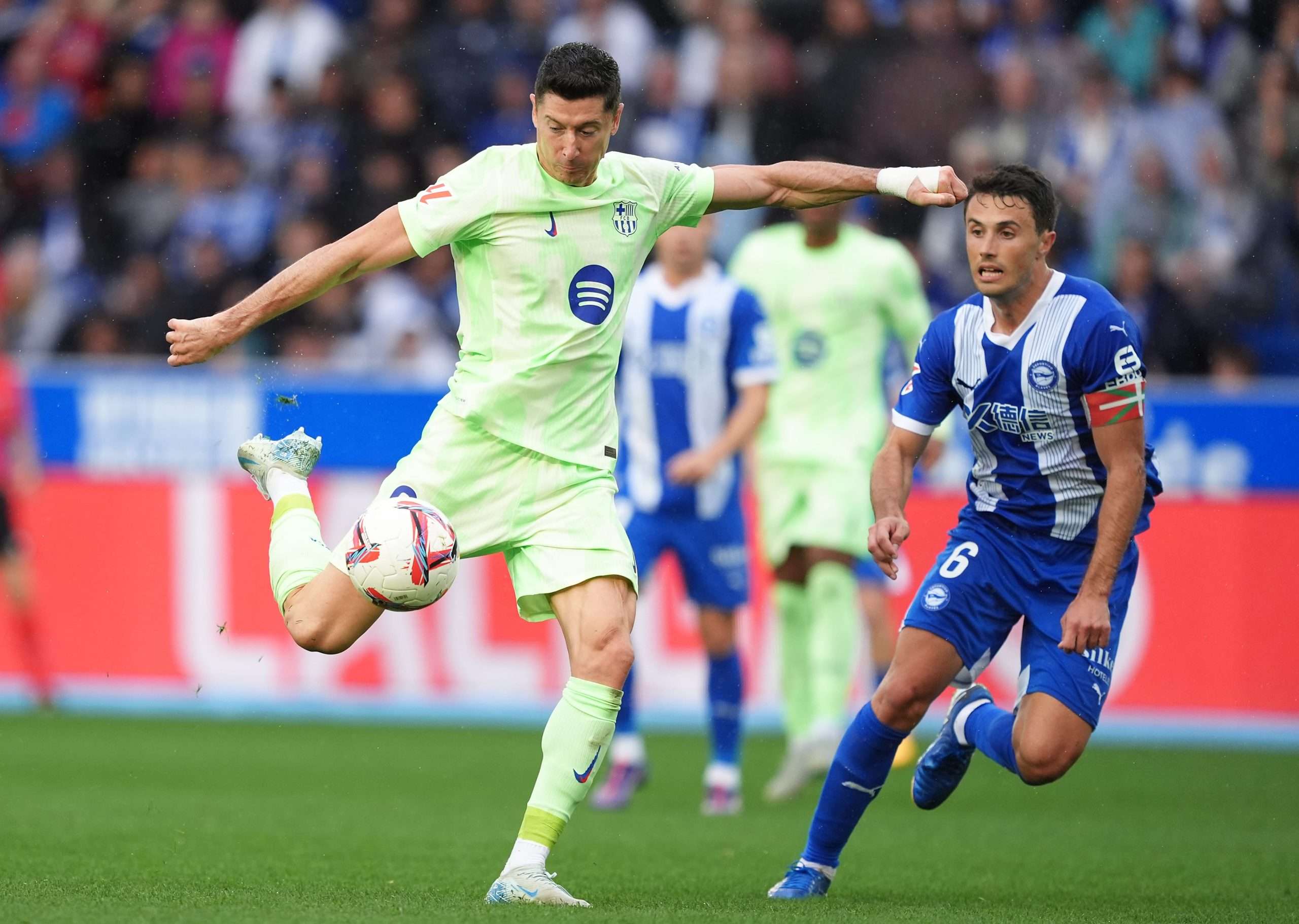 El Barça gana