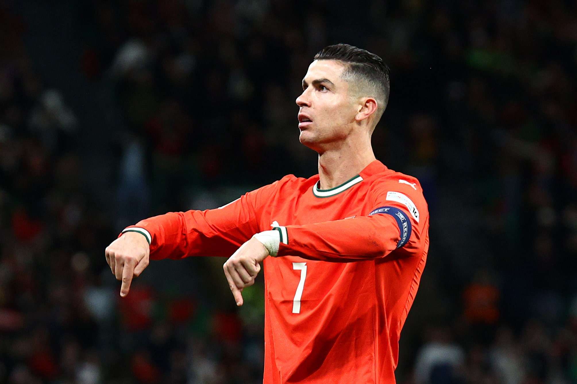 LISBOA, PORTUGAL - 23 DE MARZO: Cristiano Ronaldo de Portugal celebra marcar el segundo gol de su equipo durante el partido de cuartos de final de la Liga de Naciones de la UEFA entre Portugal y Dinamarca en el Estadio José Alvalade el 23 de marzo de 2025 en Lisboa, Portugal. (Foto de Carlos Rodrigues/Getty Images)