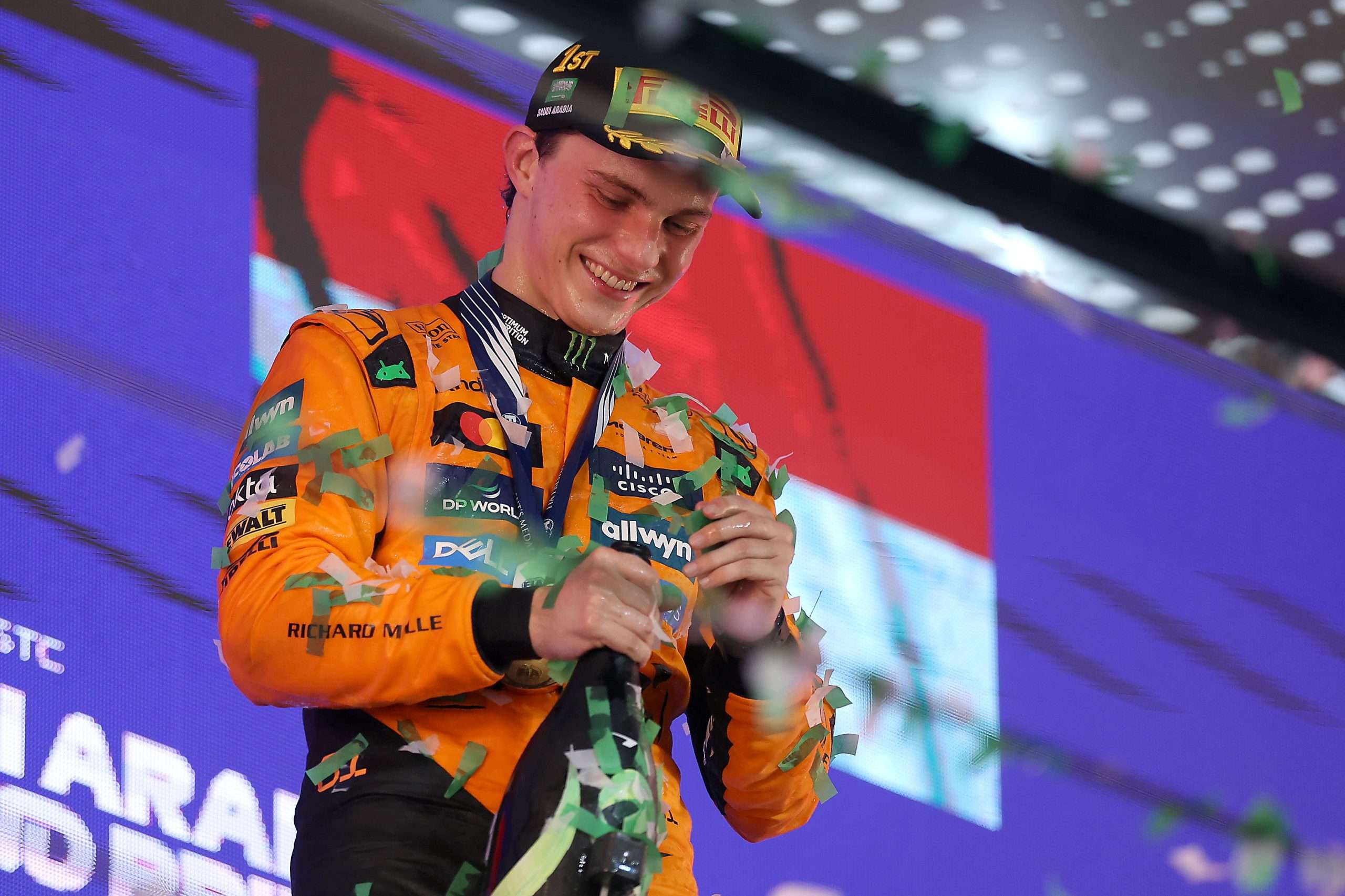 Oscar Piastri gana en Yeda