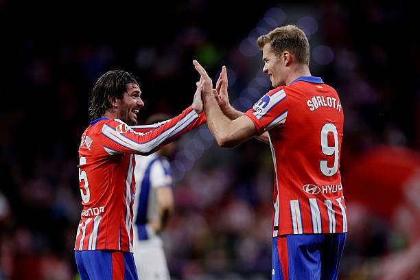 MADRID, SPAIN - MAY 10: Alexander Sorloth of Atletico Madrid celebrates 4-0 with Rodrigo de Paul of Atletico Madrid during the LaLiga EA Sports match between Atletico Madrid v Real Sociedad at the Estadio Civitas Metropolitano on May 10, 2025 in Madrid Spain (Photo by M Gracia Jimenez/Soccrates/Getty Images)