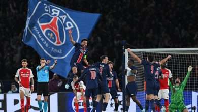 PARIS, FRANCE - MAY 07: Marquinhos of Paris Saint-Germain celebrates victory with teammate Ousmane Dembele as Referee Felix Zwayer blows the final whistle of the UEFA Champions League 2024/25 Semi Final Second Leg match between Paris Saint-Germain and Arsenal FC at Parc des Princes on May 07, 2025 in Paris, France. (Photo by David Ramos/Getty Images)