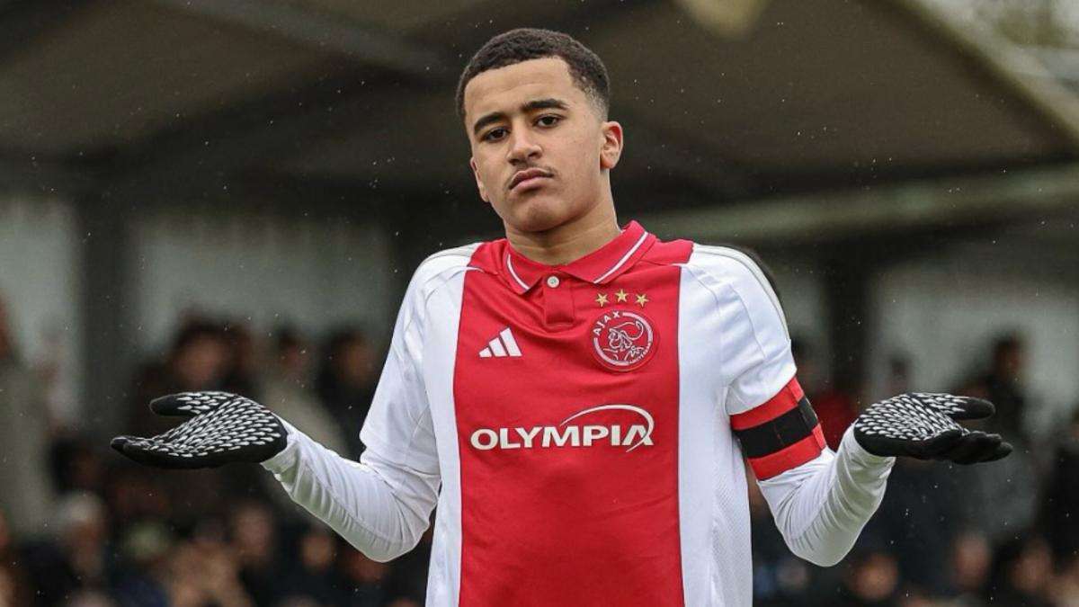Abdellah Ouazane en Ayax de Amsterdam.