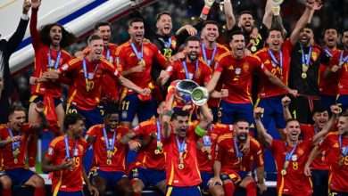 BERLIN, GERMANY - JULY 14: Players of Spain celebrate with the trophy after winning the UEFA EURO 2024 final match between Spain and England at Olympiastadion in Berlin, Germany on July 14, 2024. (Photo by Oguz Yeter/Anadolu via Getty Images)