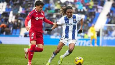 LEGANES, SPAIN - MARCH 02: Yvan Neyou of CD Leganes competes for the ball with Mauro Arambarri of Getafe CF during the LaLiga match between CD Leganes and Getafe CF at Estadio Municipal de Butarque on March 02, 2025 in Leganes, Spain. (Photo by Alvaro Medranda/Quality Sport Images/Getty Images)