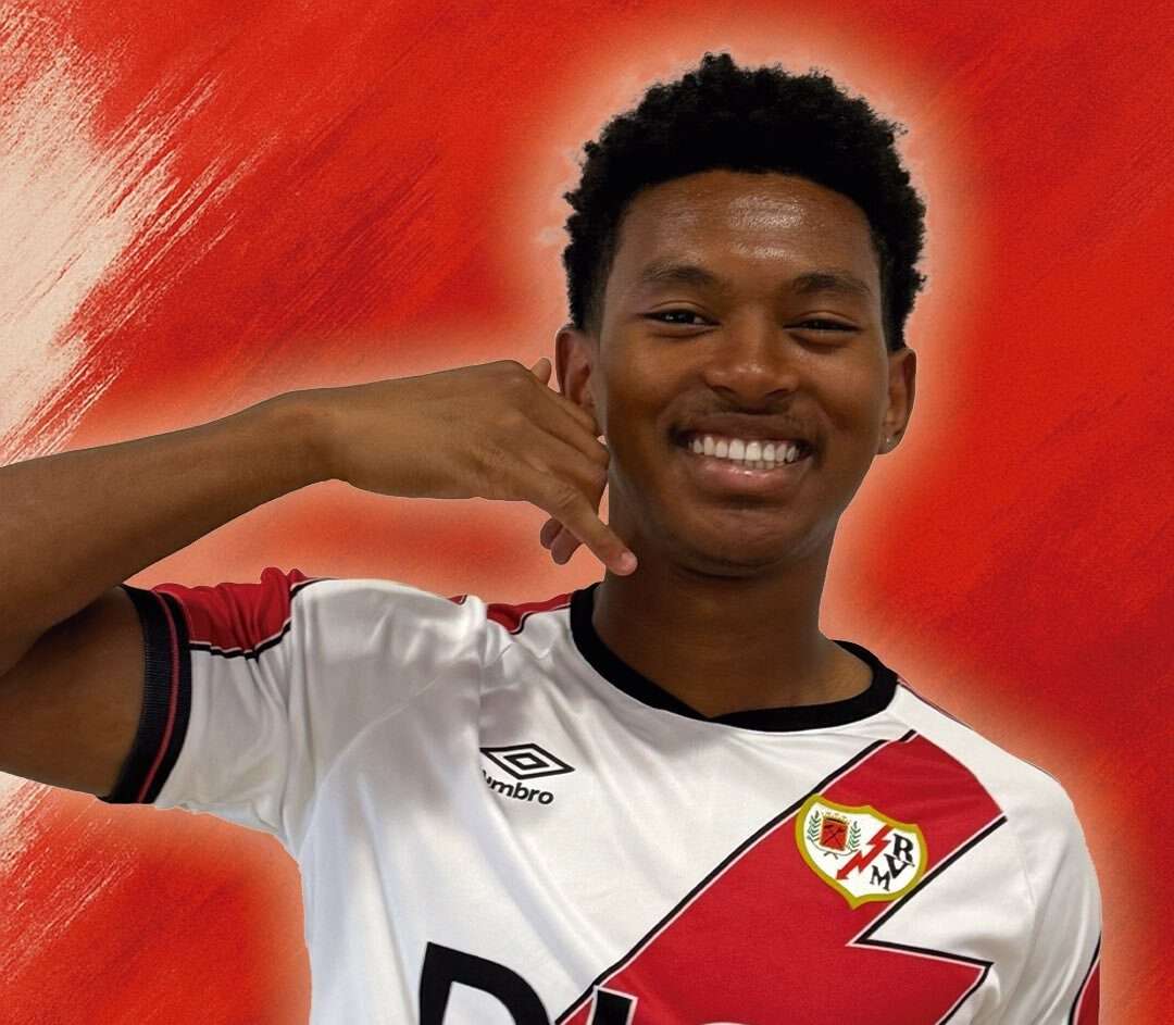 Jozhua Vertrouwd. Imagen vía Rayo Vallecano.