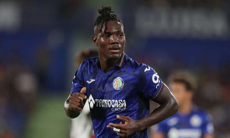 Uche disputando un partido