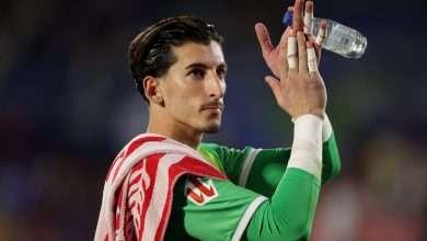 Goalkeeper Daniel Cárdenas of Rayo Vallecano de Madrid acknowledges the audience after the La Liga match between Getafe CF and Rayo Vallecano de Madrid at Coliseum on August 24, 2024 in Getafe, Spain. (Photo by Gonzalo Arroyo Moreno/Getty Images)