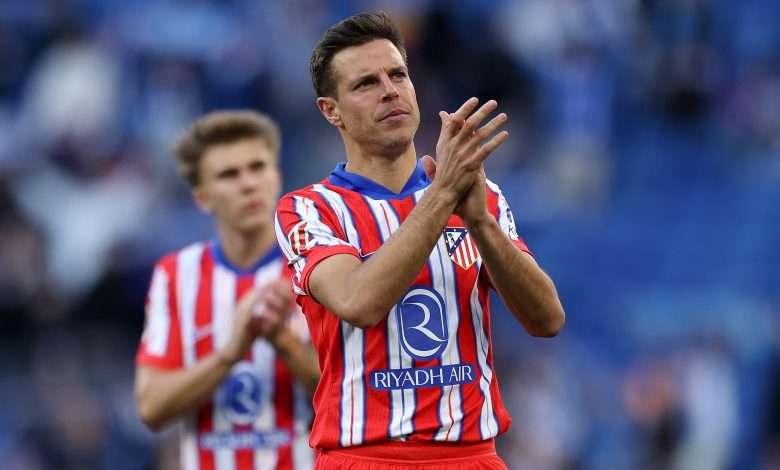 Azpilicueta aplaudiendo