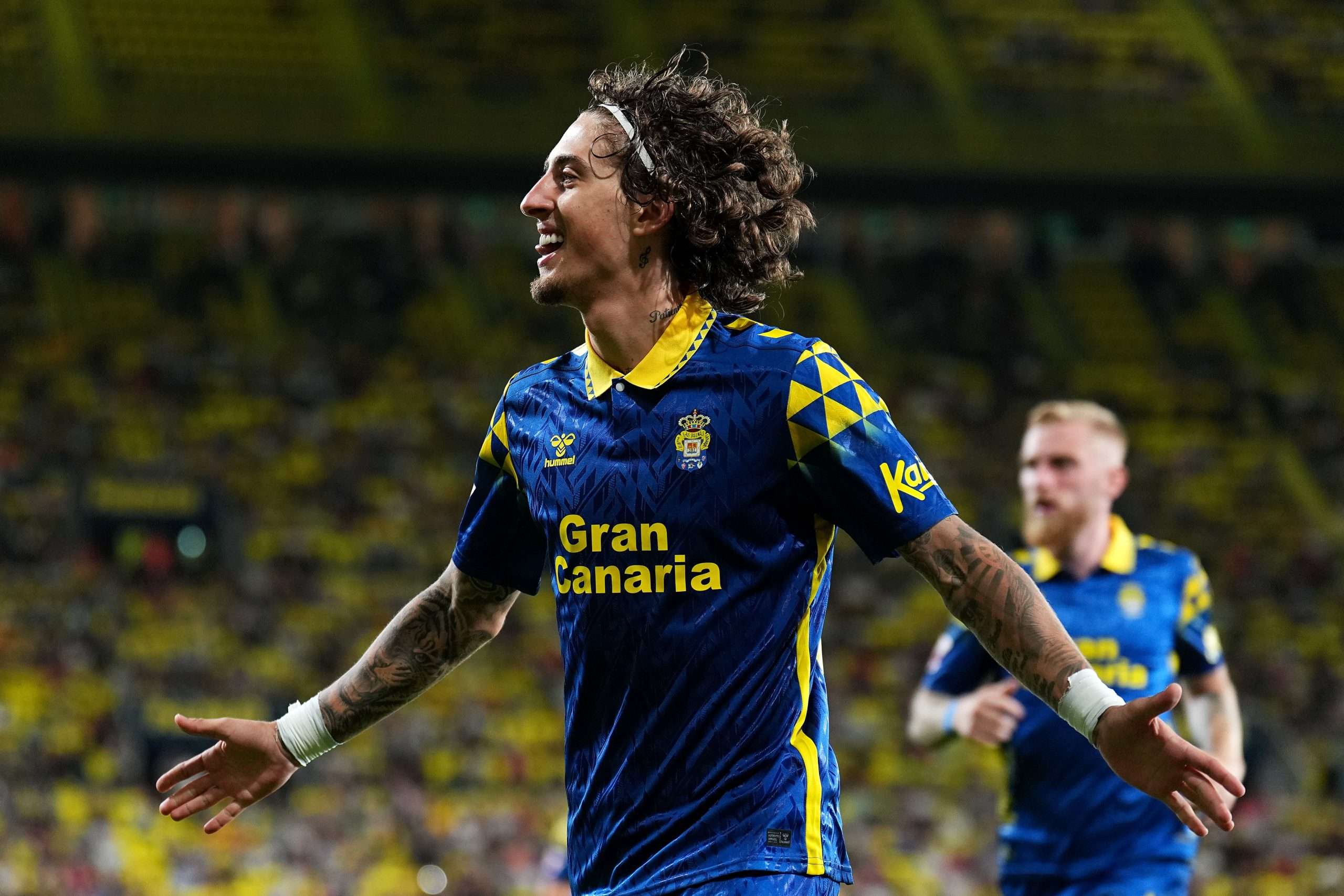 Fabio Silva of UD Las Palmas celebrates scoring his team's first goal during the LaLiga match between Villarreal CF and UD Las Palmas at Estadio de la Ceramica on September 30, 2024 in Villarreal, Spain. (Photo by Aitor Alcalde/Getty Images)