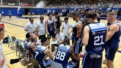 El Flexicar Fuenlabrada en un tiempo muerto frente el Melilla Baloncesto
