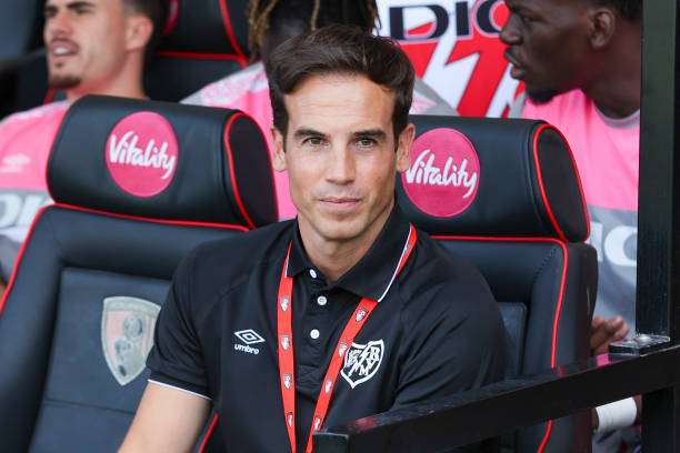 BOURNEMOUTH, ENGLAND - AUGUST 04: Head Coach Iñigo Pérez of Rayo Vallecano during Pre-Season Friendly between AFC Bournemouth and Rayo Vallecano at Vitality Stadium on August 04, 2024 in Bournemouth, England.
