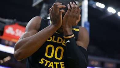 Cleveland Cavaliers v Golden State Warriors SAN FRANCISCO, CALIFORNIA - DECEMBER 30: Jonathan Kuminga #00 of the Golden State Warriors reacts after a play in the third quarter against the Cleveland Cavaliers at Chase Center on December 30, 2024 in San Francisco, California. NOTE TO USER: User expressly acknowledges and agrees that, by downloading and or using this photograph, User is consenting to the terms and conditions of the Getty Images License Agreement. (Photo by Lachlan Cunningham/Getty Images)