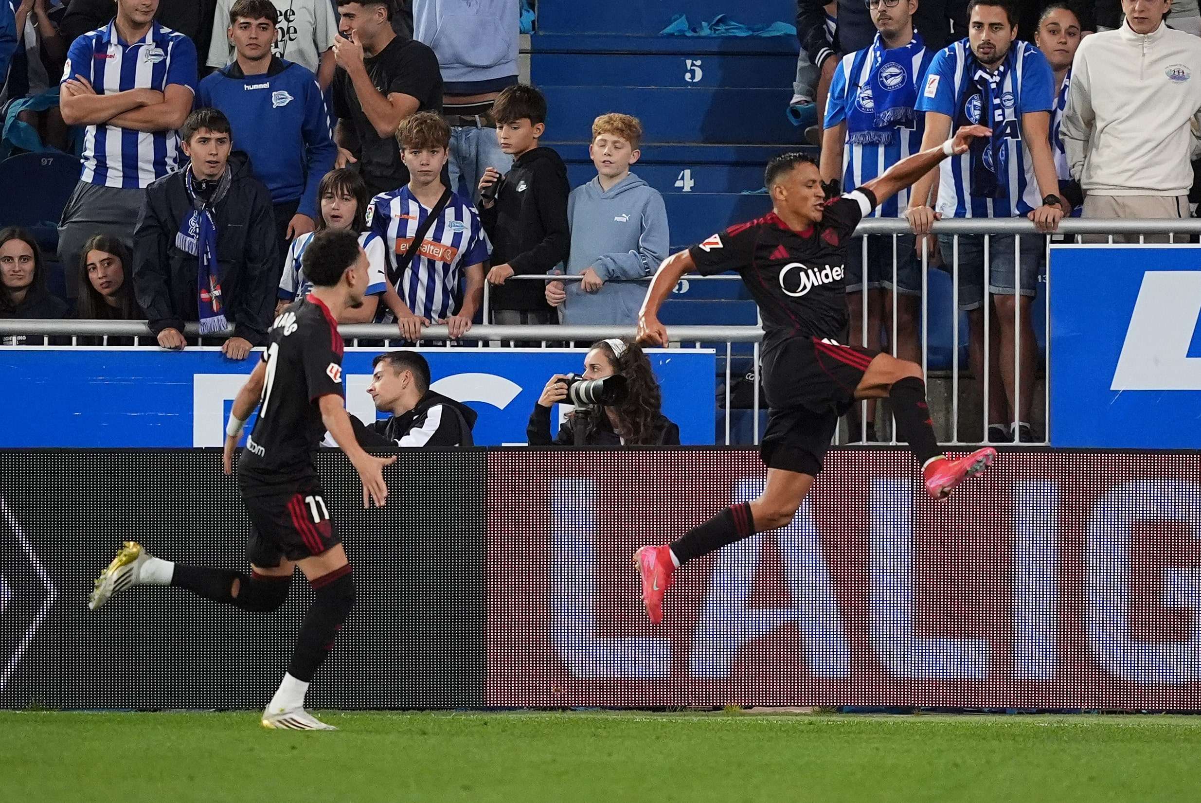 Deportivo Alavés y Sevilla se enfrentaban en Mendizorroza en el partido correspondiente a la quinta jornada de LaLiga