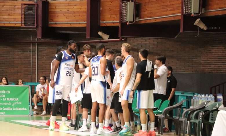 El equipo del Flexicar Fuenlabrada ante la derrota contra el Albacete en esta pretemporada
