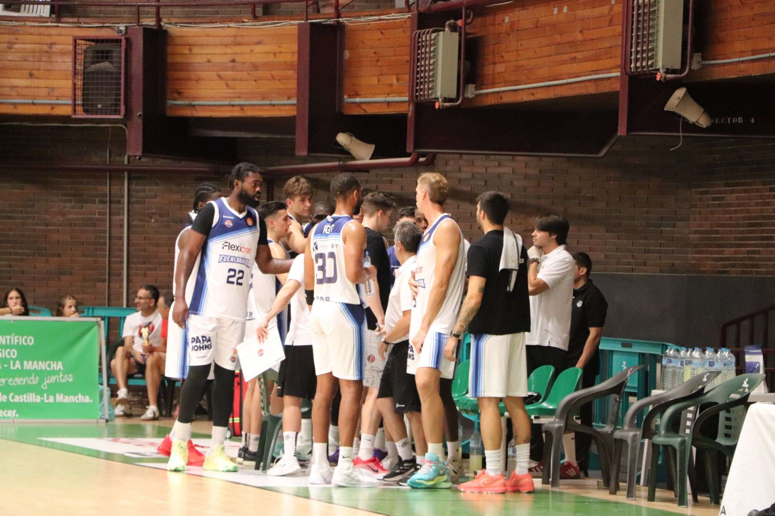 El equipo del Flexicar Fuenlabrada ante la derrota contra el Albacete en esta pretemporada