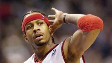Allen Iverson con los Sixers haciendo su icónica celebración