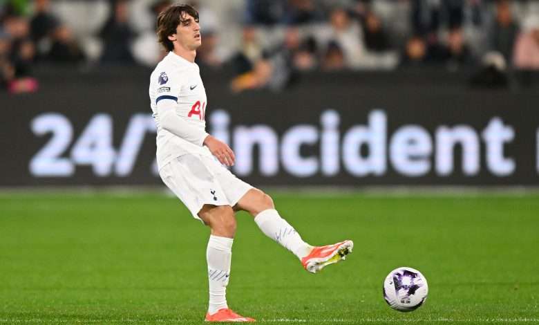 MELBOURNE, AUSTRALIA - MAY 22: Bryan Gil of Tottenham Hotspur passes the ball during the exhibition match between Tottenham Hotspur FC and Newcastle United FC at Melbourne Cricket Ground on May 22, 2024 in Melbourne, Australia. (Photo by Morgan Hancock/Getty Images)