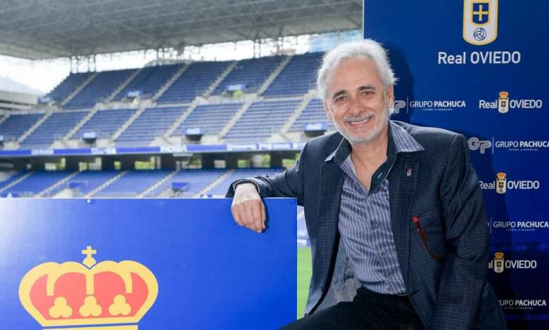 Jesús Martínez durante una reudea de prensa del Real Oviedo