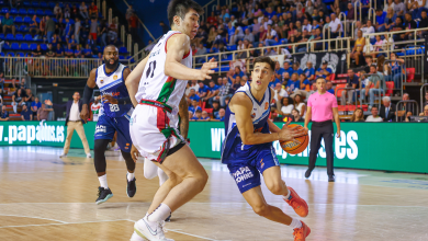 Mateo Díaz en una acción contra Jiahao Yu en el Fuenlabrada contra Cantabria
