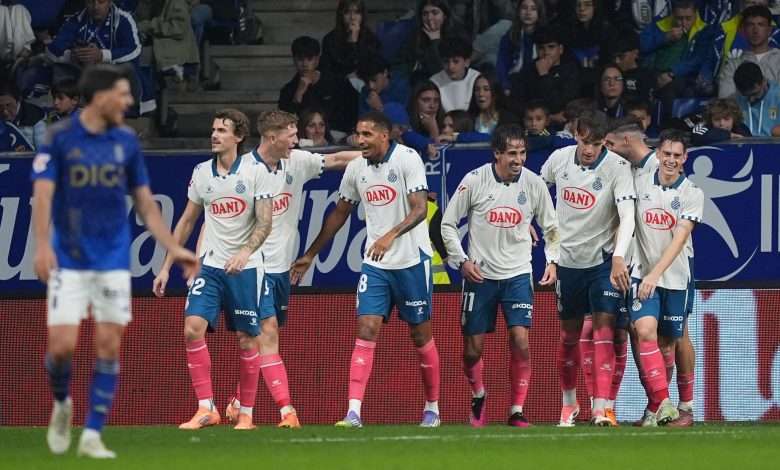 Pere Milla of Espanyol celebrates coring his team's second goal with team mates during the LaLiga EA Sports match between Real Oviedo and RCD Espanyol de Barcelona at Carlos Tartiere on October 17, 2025 in Oviedo, Spain. (Photo by Juan Manuel Serrano Arce/Getty Images)