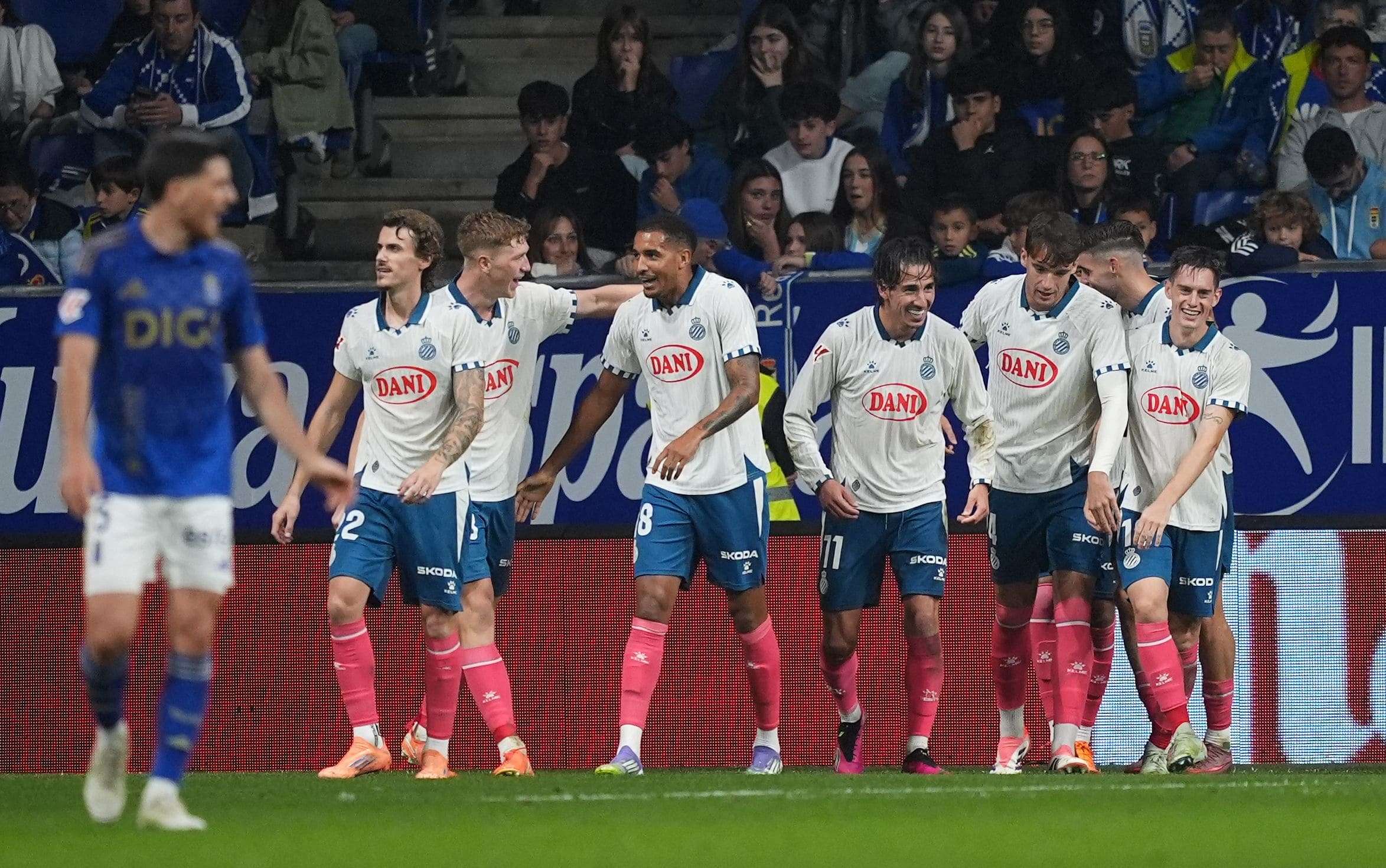 Pere Milla of Espanyol celebrates coring his team's second goal with team mates during the LaLiga EA Sports match between Real Oviedo and RCD Espanyol de Barcelona at Carlos Tartiere on October 17, 2025 in Oviedo, Spain. (Photo by Juan Manuel Serrano Arce/Getty Images)