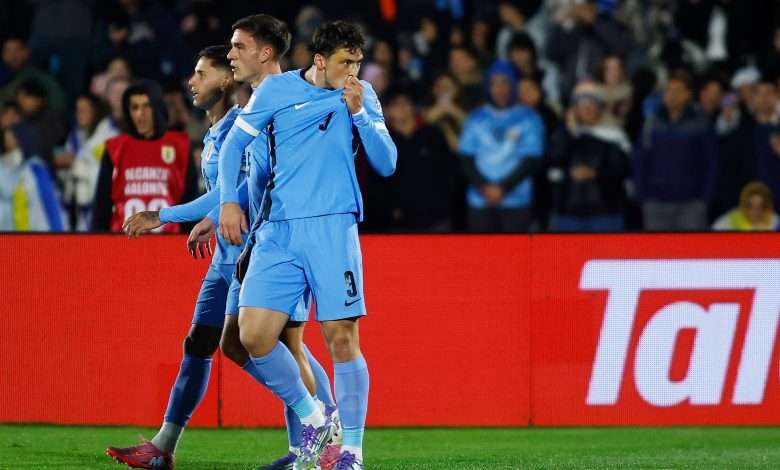 Federico Viñas del Oviedo, con Uruguay, celebrando un gol