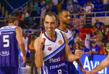 Vítor Benite celebrando la primera victoria del equipo en el Fernando Martín