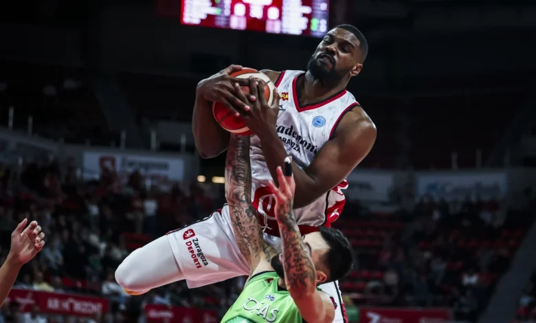 Yoanki Mencía en un partido con el Casademont Zaragoza