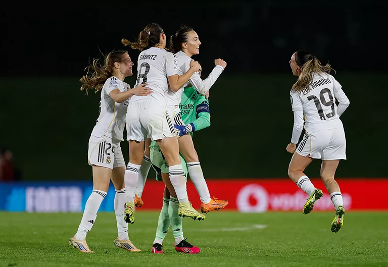 Jugadoras del Real Madrid celebrando