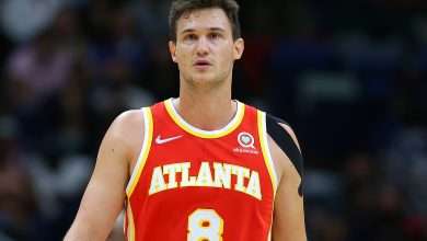 NEW ORLEANS, LOUISIANA - OCTOBER 27: Danilo Gallinari #8 of the Atlanta Hawks reacts against the New Orleans Pelicans during the second half at the Smoothie King Center on October 27, 2021 in New Orleans, Louisiana. NOTE TO USER: User expressly acknowledges and agrees that, by downloading and or using this Photograph, user is consenting to the terms and conditions of the Getty Images License Agreement. (Photo by Jonathan Bachman/Getty Images)