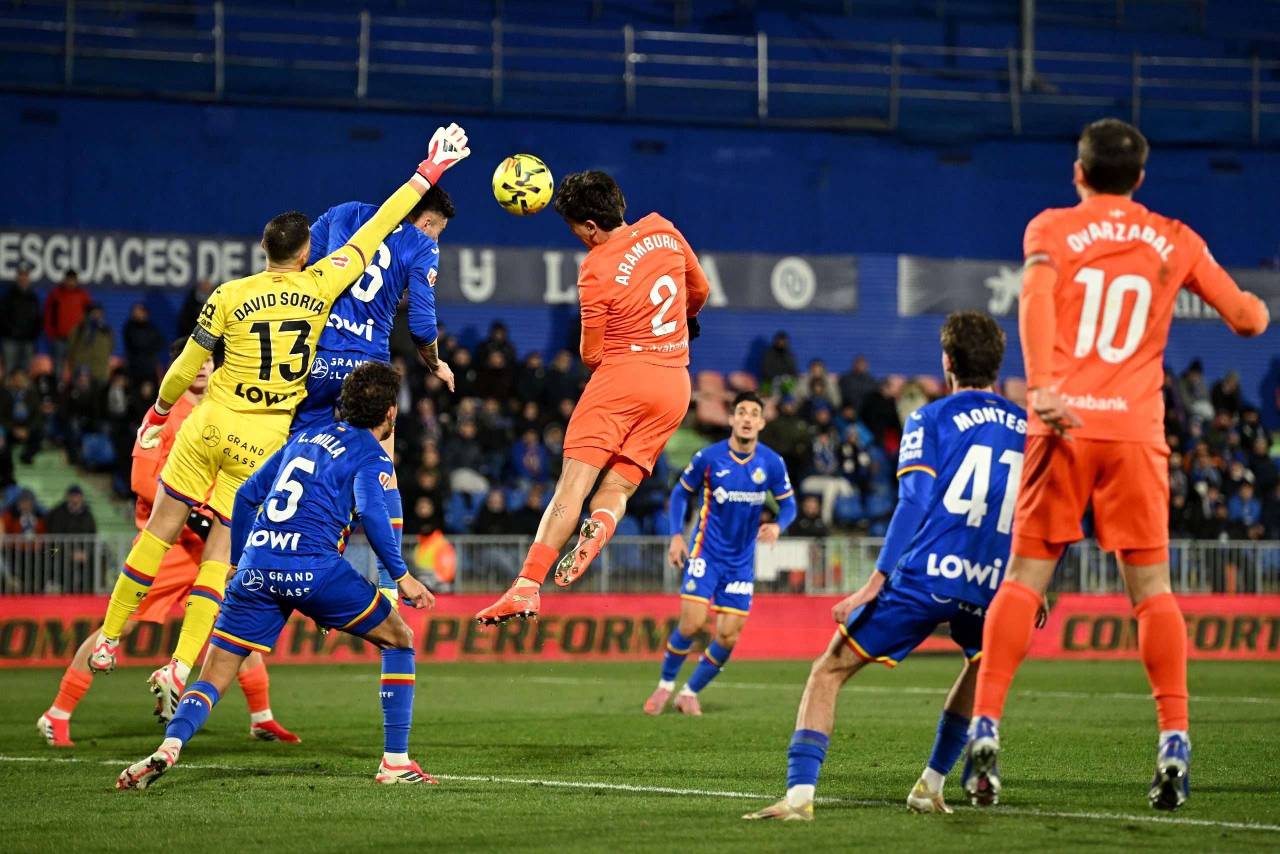 Jon Mikel Aramburu of Real Sociedad scores his team's second goal under pressure from Diego Rico of Getafe CF, past David Soria of Getafe CF during the LaLiga EA Sports match between Getafe CF and Real Sociedad at Coliseum Alfonso Perez on January 09, 2026 in Getafe, Spain. (Photo by Denis Doyle/Getty Images)