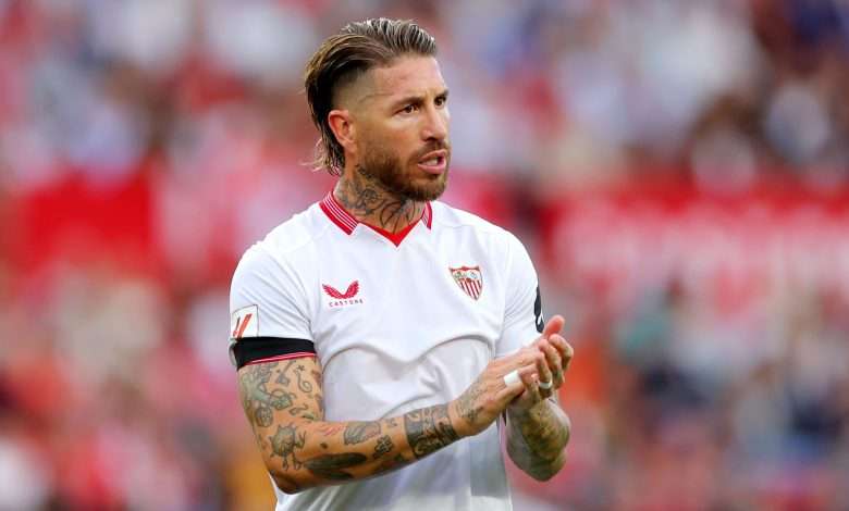 Sergio Ramos of Sevilla FC applauds during the LaLiga EA Sports match between Sevilla FC and Real Madrid CF at Estadio Ramon Sanchez Pizjuan on October 21, 2023 in Seville, Spain. (Photo by Fran Santiago/Getty Images)