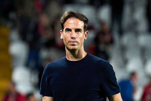 MADRID, SPAIN - DECEMBER 18: Iñigo Pérez, Head Coach of Rayo Vallecano, looks on prior to the UEFA Conference League 2025/26 League Phase MD6 match between Rayo Vallecano de Madrid and FC Drita at Estadio Vallecas on December 18, 2025 in Madrid, Spain