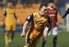 Vladys con el balón controlado en el partido entre AD Alcorcón y Gimnástic de Tarragona