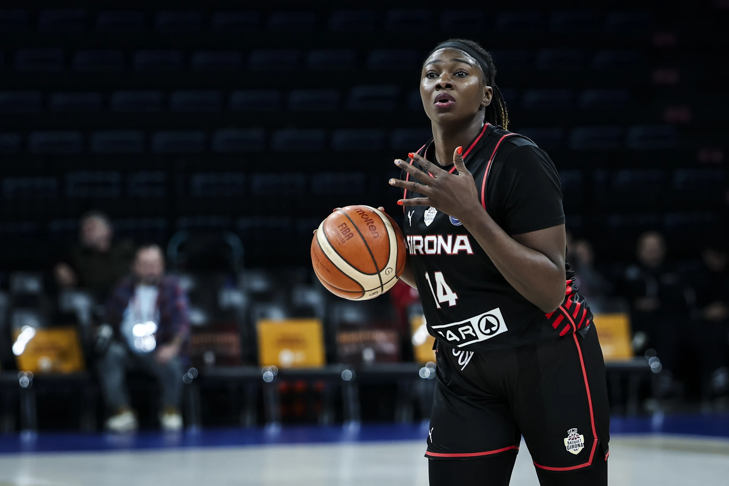 Mariam Coulibaly en un partido de Euroliga