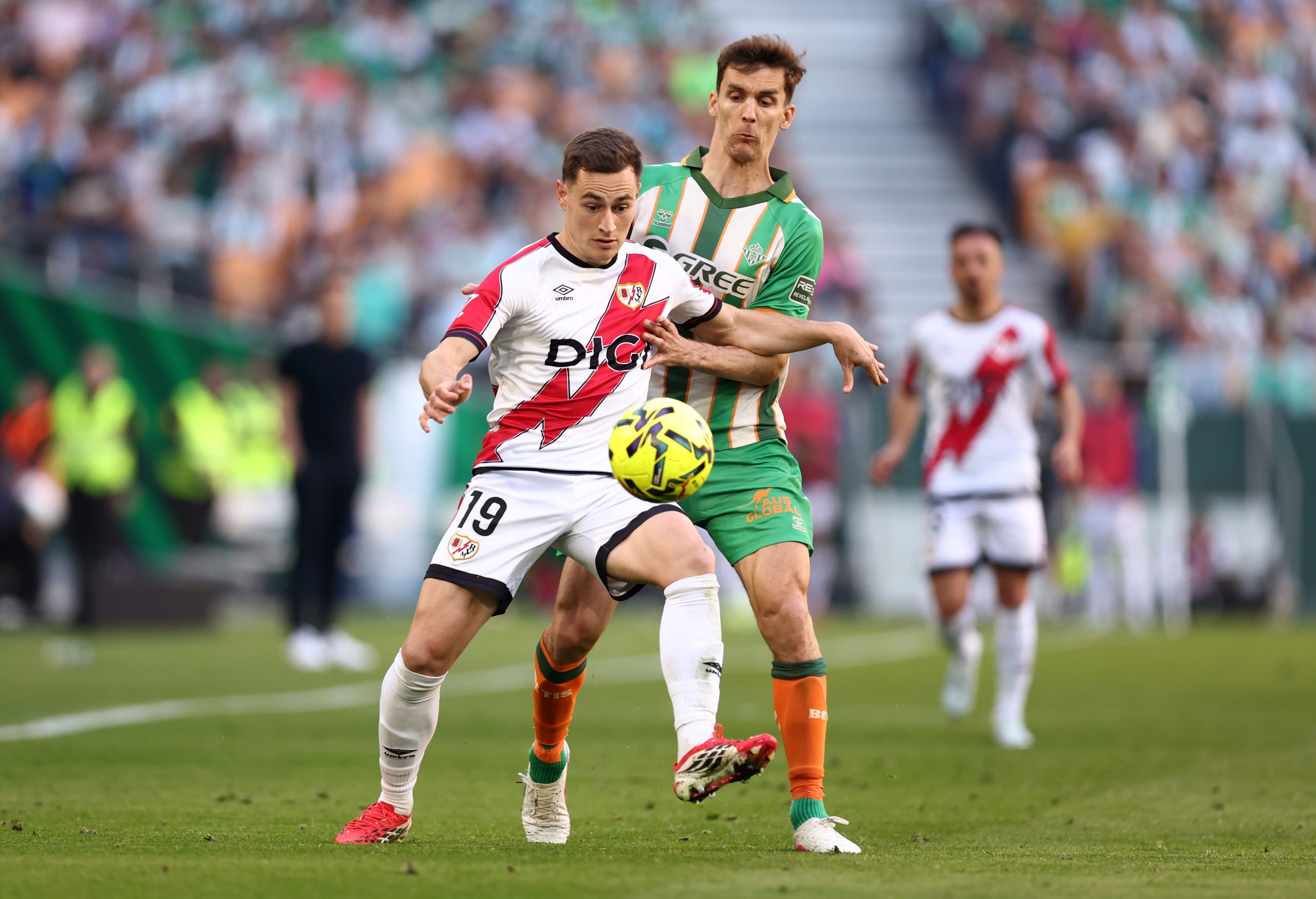 Betis y Rayo empatan a 1