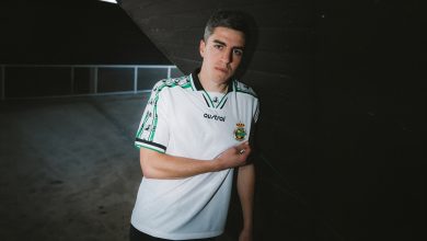 Iñigo Sainz-Maza, capitán del Racing, vistiendo la nueva equipación.