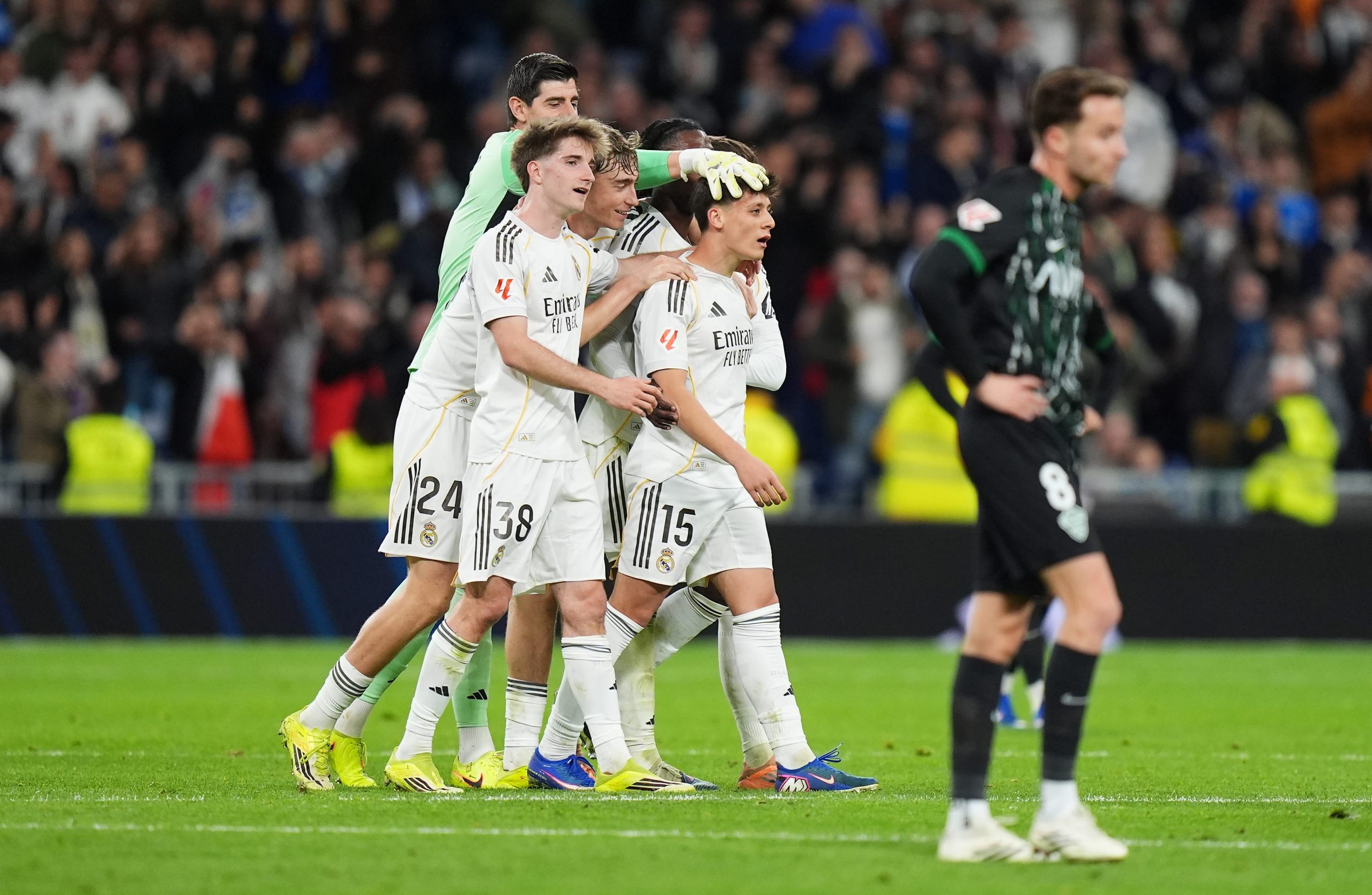 El Madrid se luce ante un Elche para olvidar.