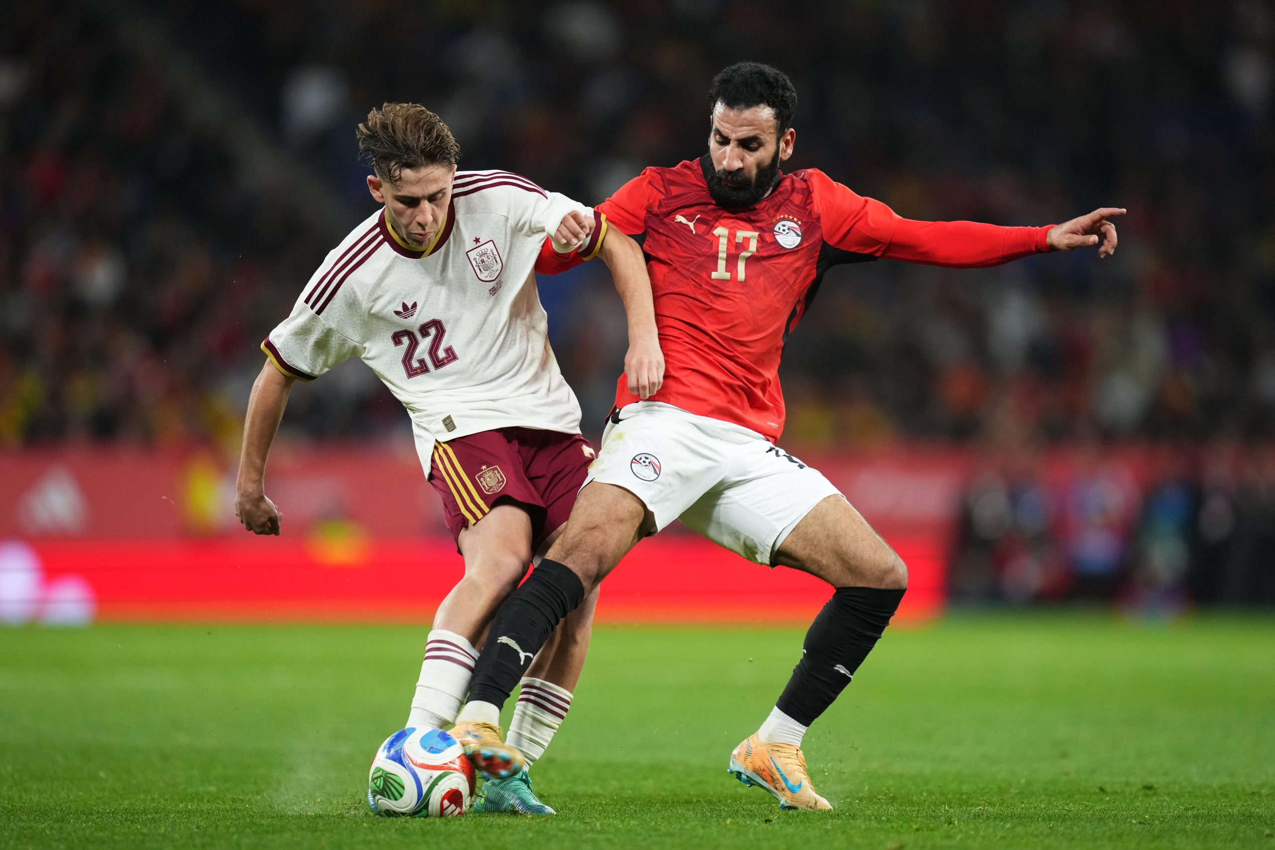 España se desinfla ante una Egipto muy replegada.