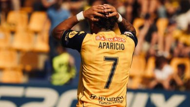 Aparicio se lamenta durante el partido entre Alcorcón y Europa en Santo Domingo