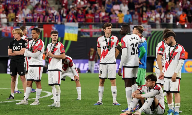 Players of Rayo Vallecano look dejected after collecting their runners up medals following the UEFA Conference League Final 2026 match between Crystal Palace FC and Rayo Vallecano de Madrid at Football Arena Leipzig on May 27, 2026 in Leipzig, Germany. (Photo by Alex Grimm/Getty Images)